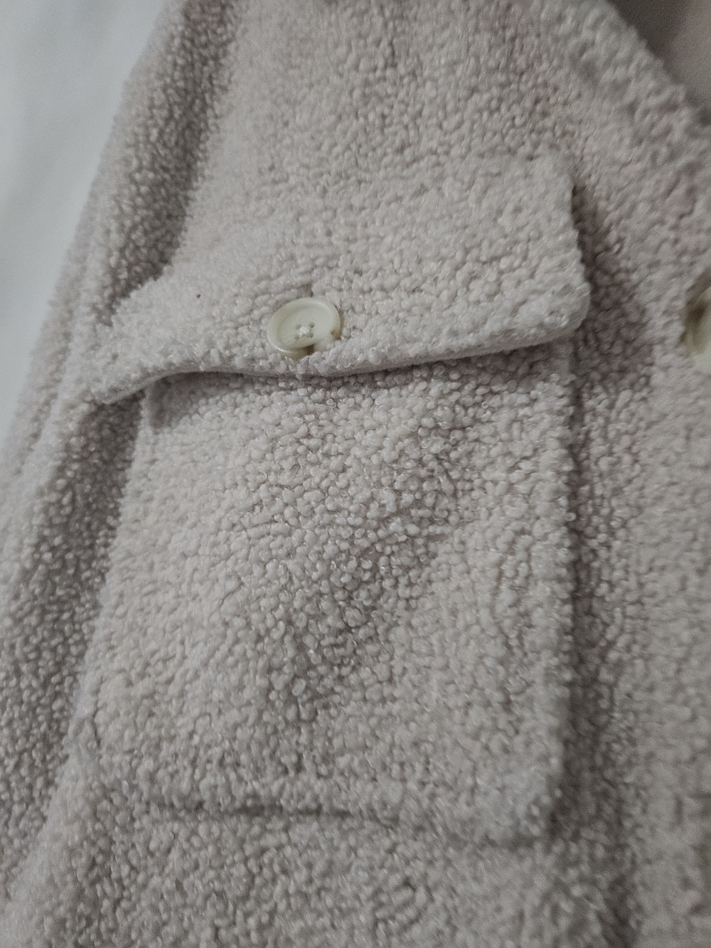 Abercrombie & Fitch Off-White Sherpa Shacket - Picture 4 of 10